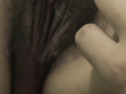 下药迷翻96年的小姨子喊来朋友一起操无毛小嫩鲍