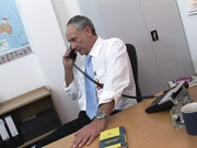 巨大的鸡巴挑逗肥大的菊花慢慢进入后疯狂打桩