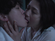 [ROE-123] 母と僕の妊活中出し性交―他人だと知った僕たちは夢中で種付けに溺れた― 友田真希 - 1of5