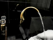 白嫩淫穴玩弄两只大鸡巴各种抽插侧入打桩