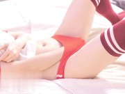 可爱的亚洲女孩把无聊的夜晚变成潮吹派对