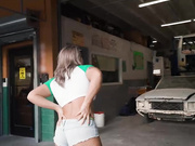 米丝蒂·米纳寻找机械师结果嘴里含着詹姆斯的鸡巴