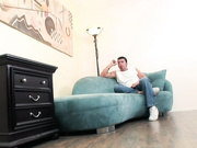 性感的室内装饰师在工作中被性交和面部护理