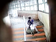 偷拍情侣废楼做爱