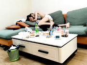 良家美少妇哭诉婚姻不幸 哭诉完被连干两炮