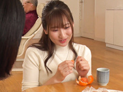 [NHDTB-860] こたつの中で彼氏の妹に媚薬手マンでイカされた快感が忘れられず追い媚薬をねだるキメレズ狂い女2 - 1of5