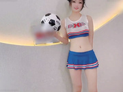 世纪杯球赛之际 先打场另类球