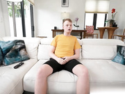 性感熟女斯宾塞·斯科特说，“让我给你展示我最喜欢的姿势