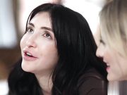 热恋情侣旋律马克斯和简·王尔德与室友三人行