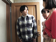 [HUNTC-163] 誰とでも定額挿れ放題！団地編2 月々定額料金さえ支払えば団地内の人妻やら学生やら誰にでも挿れ放題！ - 1of5