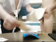 猥瑣平頭哥星級酒店開房現場直播網約美女汽車銷售員兼職妹子啪啪 穿著高跟靴緊身牛仔褲騎乘69後入嘗試各種體位 口活技術一流 國語對白