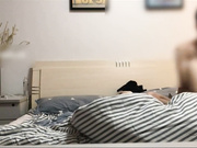 猥瑣健壯小夥出租屋約操剛畢業的極品黑絲長腿妹子 掰開雙腿猛烈抽插幹得直叫受不了 沒想到竟是處女被操哭了 國語1080P高清