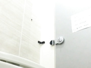 最新流出-快餐店公共女廁連續偸拍各式美女少婦如廁噓噓 撅起肥臀菊花私處看的一清二楚絕對欲火焚身 720P高清原版