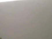 土豪大叔星級酒店開房現場直播高價約了個酒吧高顏值魔鬼身材DJ美女啪啪 沙發上互舔互插抱起來操 連續幹了兩炮直接累趴下了 國語對白