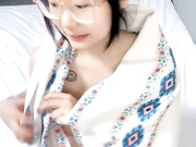 骚母狗可调教，镜头前发骚全程露脸乖巧听话，大奶无毛白虎，背上性感纹身，跳蛋塞逼里自慰呻吟，浪叫不止