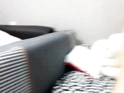 大奶龙啵啵淫荡姐妹一起发骚诱惑狼友，淫声荡语互动撩骚，吃奶玩逼看特写，在狼友的指挥下各种撩骚动作不断