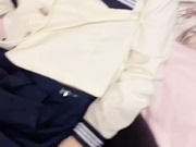 女儿寂寞偷偷自慰被半夜起床的父亲发现