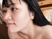 VEC-761 友達の母が寝たふりでハミマンを見せつけ誘惑、そのままズラしハメで中出しセックス 最上一花 - 2of5