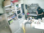 黑客破解摄像头偷拍❤️蛋糕店离异老板娘经常下班时间在后厨和男店员谈心勾引他们啪啪