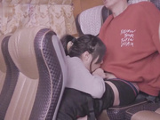 导游鲸吞女游客 观光车疯狂猛干