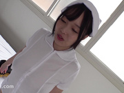 HMDNV-906 バスト100cmの魅惑の爆乳ナース人妻 存在感抜群のロケットおっぱいに挟まれながら快楽絶頂SEX 綾香あかね - 2of5