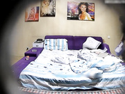 主题酒店偷拍-小胖哥花了不少钱终于把非常爱笑的长腿连衣裙美女搞到了酒店,开始还不让干鸡巴插进去什么都可以了!