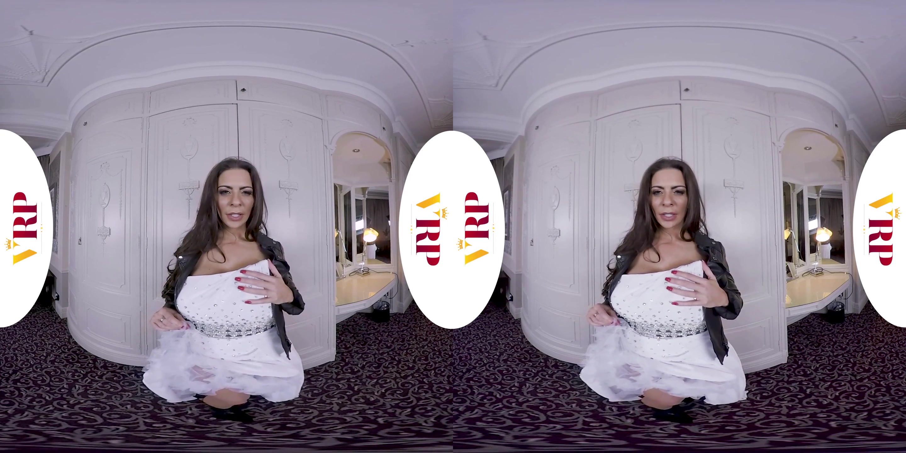 Birtish Legend Linsey Dawn Mckenzie in VR