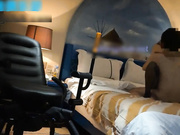 情侣酒店爆操身材样貌很不错的黑丝小美女,干的太猛把美女操爽后说了句：你是不是很久没做了!