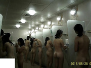 公共浴室美女如云个个肤白貌美 奶大屁股圆