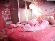 某地酒店偷拍丰满漂亮的美女刚进房间就迫不及待想要,把男友弄硬自己坐在上面操,住了一天搞了男友2次!