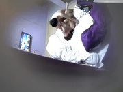 精品小旅馆偷拍饥渴偷情男女玩的姿势都是插到底的中途还给鸡巴摸点油