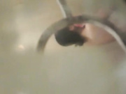 窗外偷拍刚下班的美乳打工妹洗澡妹子貌似对红色内裤情有独钟换下来那条透明的比较性感