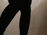 商场厕拍系列 这次直接当着妹子面前拍胆子真大