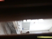 外站流出国内某高校女厕偷拍近距离拍摄有个嫩逼貌似不错