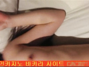 最新韩国演艺圈丑闻新春校花门！肤白貌美艺校校花为角色和赞助商太子爷啪啪啪，细腻到位的舌技加上毒龙大法简直要升天！！