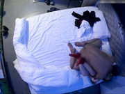 猴急的大货车司机大叔与情人开房啪啪啪着急把裤子扒下来红袜子都没脱就压上来抽送大叔有点肾虚