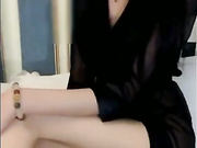 某平台清纯网红妹子土豪刷了很多礼物这才裸秀了一把浓密的逼毛让人很有撸一把的欲望