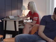 张开双腿迎接大屌插入的性感女生