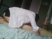 很能草的独居骚男软件约炮上门服务的拜金白领美女兼职女公关制服网袜疯狂输出搞的妹子受不了了1080P原版