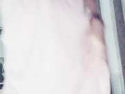 短发妈妈自慰大秀 孩子在旁边玩耍 还很小不懂事 插了好多淫水