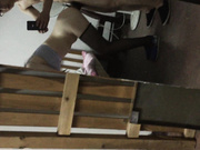 南京某大学清纯文静的美女被男友慢慢调教成骚货自拍过程被劈腿的渣男爆出,性感黑丝大长腿,趴椅子上被插!