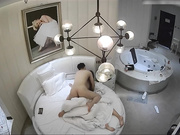 样貌身材很不错的大学美女被男友约到酒店看见男的没穿衣服,美女要走被抱到床上脱光强插,第二次就很配合了!