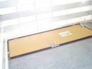 貌似医院女厕尾随妹子进女厕偷窥玩手机的高跟妹子的白带好长啊都吊到了厕兜了