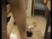 最新蜜饯新作月经期妹子约会网友见面被下药迷倒跟死猪一样被2人随意虐玩没一点反应