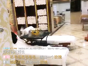 VIP直播极品白子涵在浴场偷拍别的女人洗澡 可惜当时太晚没人