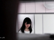 特攻队系列这期美女多潜入大学校园蹲守女卫隔间连拍青春漂亮学生妹方便特写B出来再拍脸