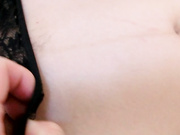 【全網首發】【最新MJ】時尚優雅豐滿小少婦被下藥後泛紅的臉頰，岔開的美腿，絕對夠性感帶勁 稀缺資源勁爆收藏～原版無水印