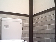 咖啡店女厕全景偸拍多位靓妹嘘嘘和换卫生巾性感阴毛