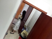 廁拍大神潛入某高校教學樓公共女廁偷拍大學生美女如廁噓噓 貌似有幾個妹子顏值不錯 720P高清原版