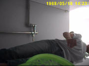 超男双镜头167七分裤鹅蛋脸美女,黑内裤包着小粉缝